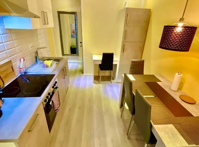 Business Near Neuss/duesseldorf Apartment