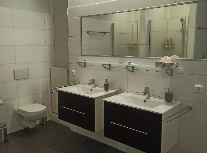 Business Near Neuss/duesseldorf 科尔申布罗赫