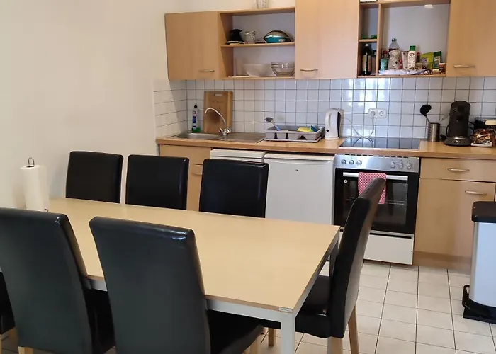 Business Near Neuss/duesseldorf 科尔申布罗赫